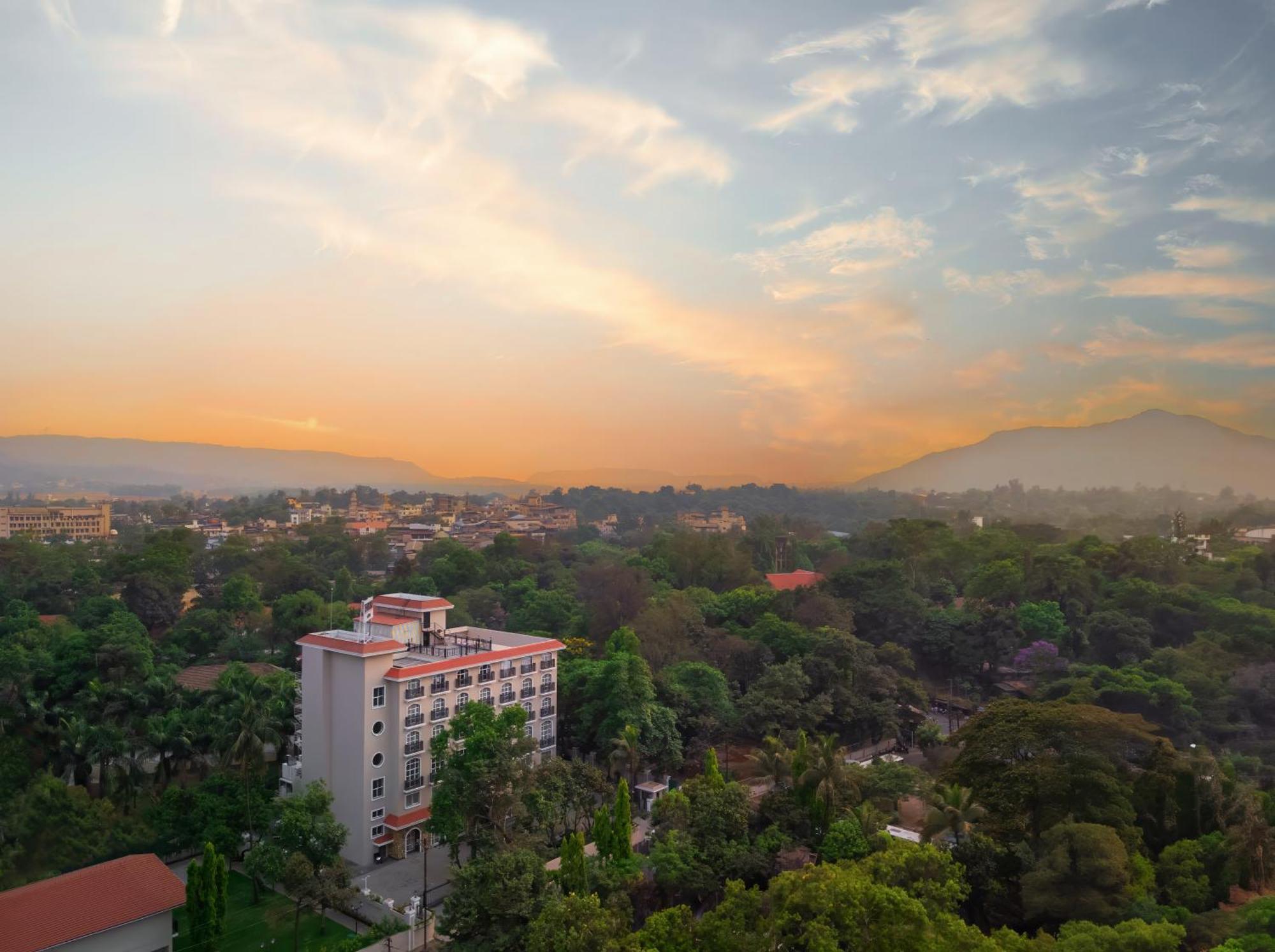 Hotel Enrise By Sayaji Lonavala Exteriér fotografie